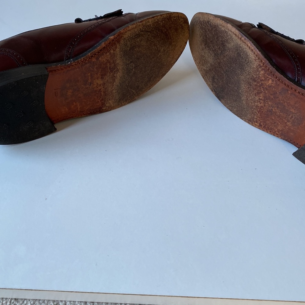 One pair of brown Bostonian Classic Dress Shoes with tassel - Picture 9 of 11